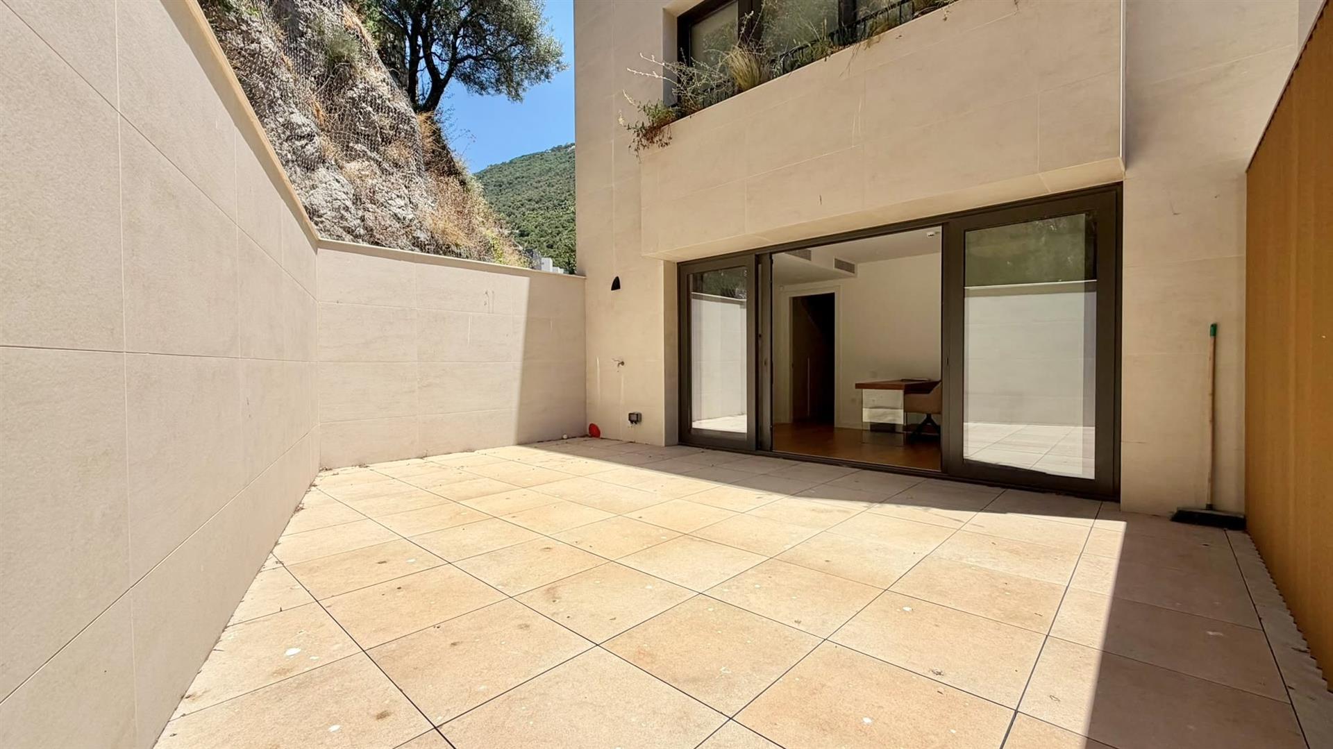  Image of House - 3 Bedrooms - 4 Bathrooms for Sale in North Gorge-Gibraltar, Image 9